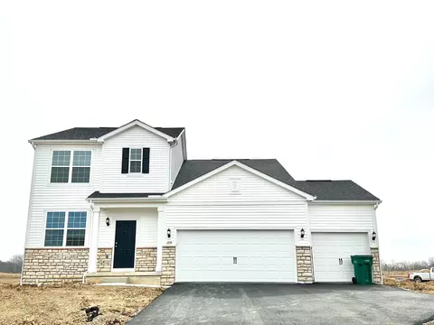 1339 Andean Dr, Lockbourne, OH 43137