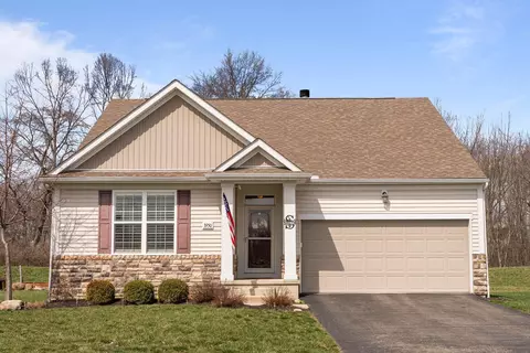 3950 Granite Peak Dr, Grove City, OH 43123