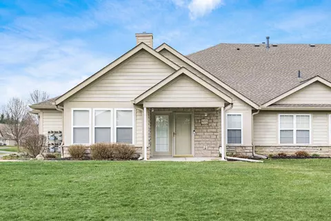 8075 Farm Crossing Cir, Powell, OH 43065