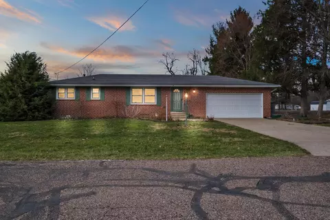18 Boyd St, Fredericktown, OH 43019