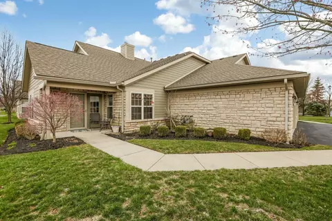 5381 Knotting Woods Dr, Westerville, OH 43081