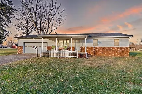 1614 W Maple St, Baltimore, OH 43105