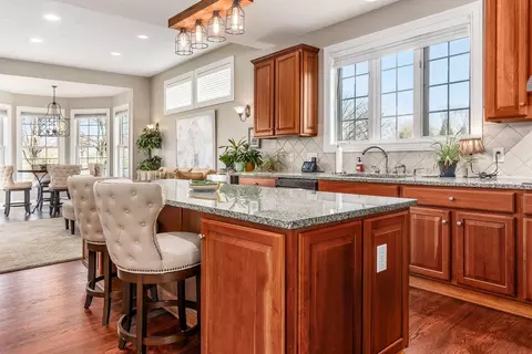 Kitchen - 6465 Greenstone Loop, Dublin, OH 43016 photo 2 of 7