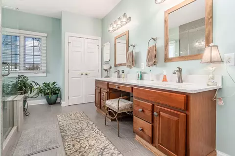 Bath - 6465 Greenstone Loop, Dublin, OH 43016 photo 2 of 9