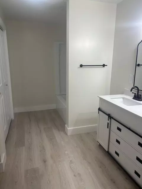 Bath - 408 Sixth St, Philo, OH 43771 photo 1 of 5