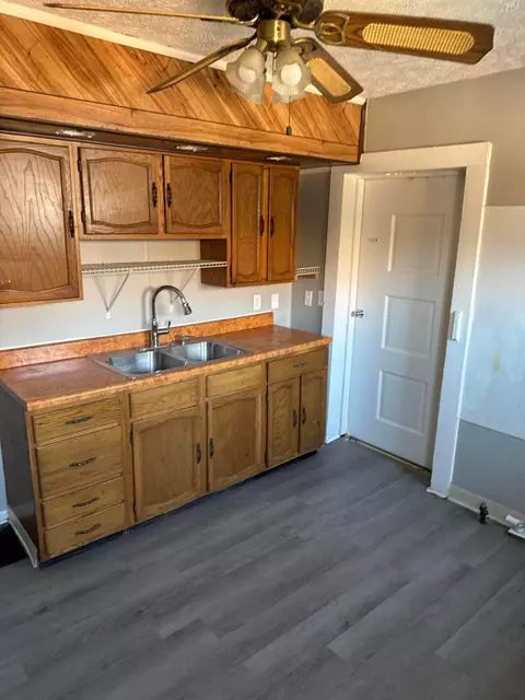 2499 Howey Rd, Columbus, OH 43211