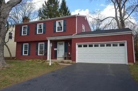 6876 Bowerman St E, Worthington, OH 43085