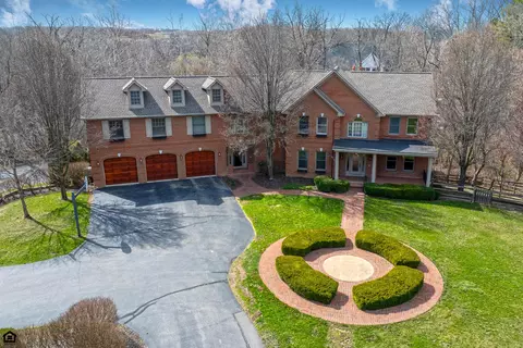 7040 Africa Rd, Galena, OH 43021