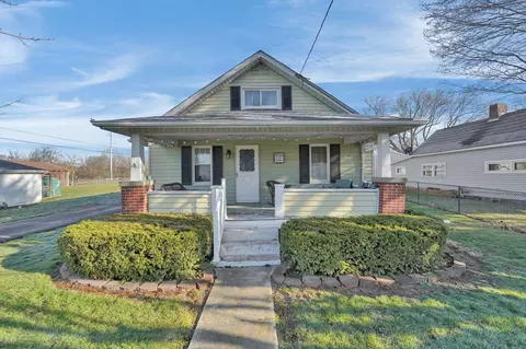 186 W Front St, New Holland, OH 43145