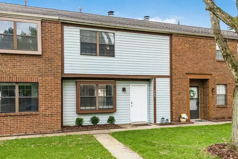 283 Cross Country Dr S, Westerville, OH 43081