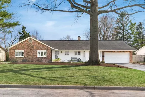 1327 Friar Ln, Columbus, OH 43221