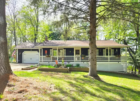 34 Cherry Hill Ct, Howard, OH 43028