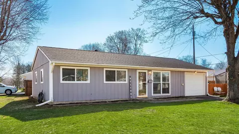 494 Woodland Dr, Heath, OH 43056