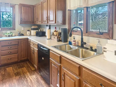 113 Chestnut St SE, Corning, OH 43730 photo 10
