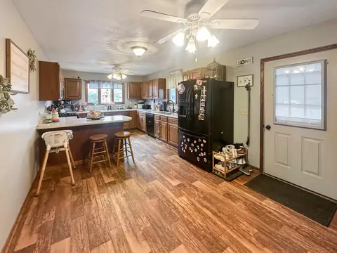 113 Chestnut St SE, Corning, OH 43730 photo 9