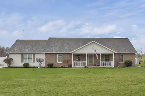 345 Lake Rd NE, Lancaster, OH 43130