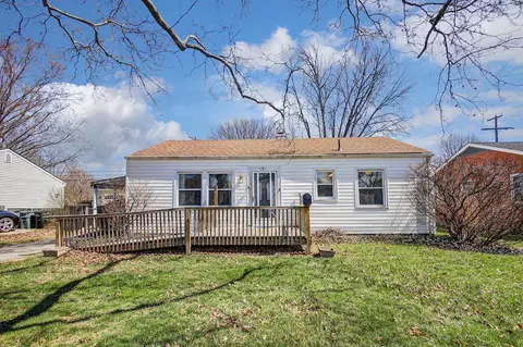 252 Old Village Rd, Columbus, OH 43228