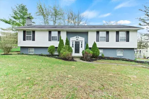 70 Timber Ridge Dr, Pickerington, OH 43147