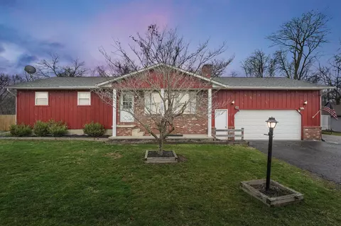 45 Leroy St, Buckeye Lake, OH 43008