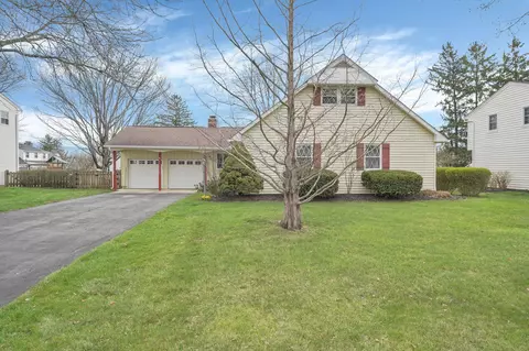 4384 Schirtzinger Rd, Hilliard, OH 43026