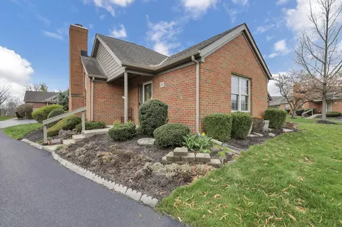 2405 Sportsman Dr, Grove City, OH 43123