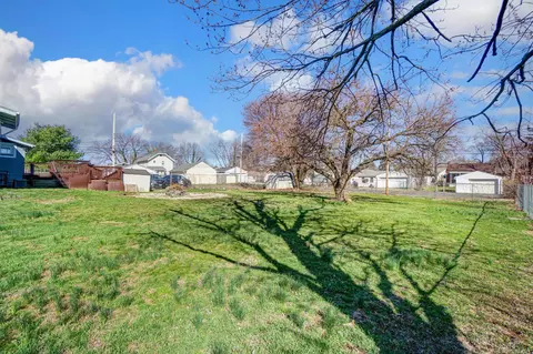 Exterior - 82 Schryver Rd, Columbus, OH 43207 photo 8 of 9