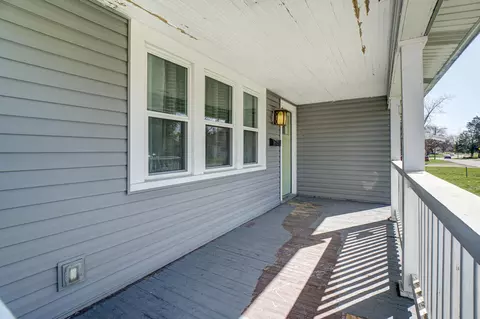 Exterior - 82 Schryver Rd, Columbus, OH 43207 photo 2 of 9