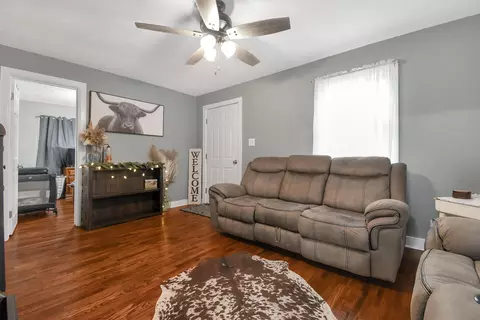 21 Fourth St, Shelby, OH 44875 photo 5