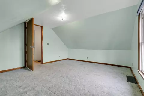 Bedroom - 1626 Irwin Ave, Springfield, OH 45505 photo 2 of 6