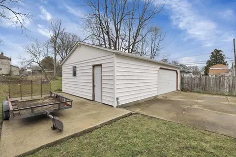 Exterior - 1626 Irwin Ave, Springfield, OH 45505 photo 8 of 14