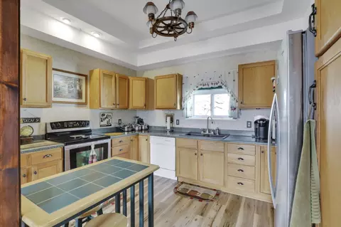 Kitchen - 1626 Irwin Ave, Springfield, OH 45505 photo 2 of 5