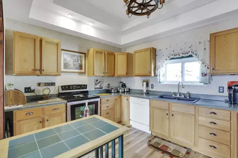 Kitchen - 1626 Irwin Ave, Springfield, OH 45505 photo 3 of 5