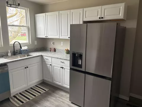 Kitchen - 309 E Mark St, Marion, OH 43302 photo 2 of 3