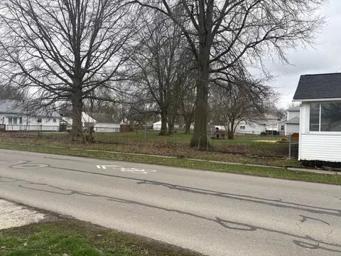 Exterior - 309 E Mark St, Marion, OH 43302 photo 5 of 5