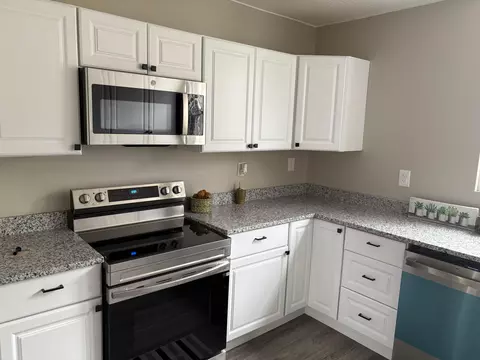 Kitchen - 309 E Mark St, Marion, OH 43302 photo 3 of 3
