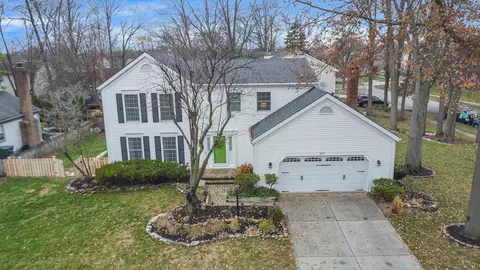 8017 Oakwind Ct, Westerville, OH 43081