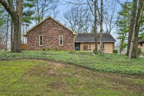 397 E Schrock Rd, Westerville, OH 43081