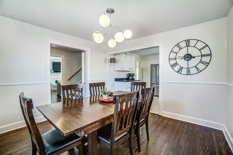 Dining - 533 E Torrence Rd, Columbus, OH 43214 photo 2 of 3