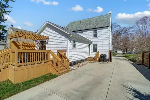 Exterior - 533 E Torrence Rd, Columbus, OH 43214 photo 6 of 16