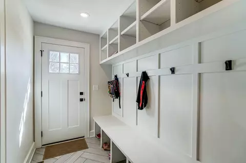 Entry Way - 533 E Torrence Rd, Columbus, OH 43214 photo 3 of 6