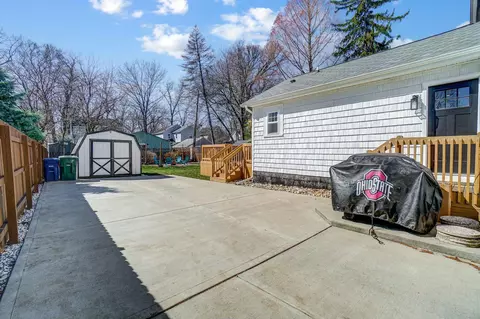 Exterior - 533 E Torrence Rd, Columbus, OH 43214 photo 5 of 16