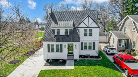 Exterior - 533 E Torrence Rd, Columbus, OH 43214 photo 3 of 16