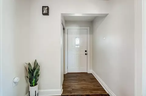 Entry Way - 533 E Torrence Rd, Columbus, OH 43214 photo 1 of 6