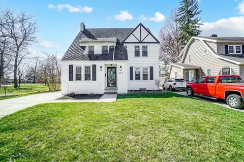 Exterior - 533 E Torrence Rd, Columbus, OH 43214 photo 2 of 16
