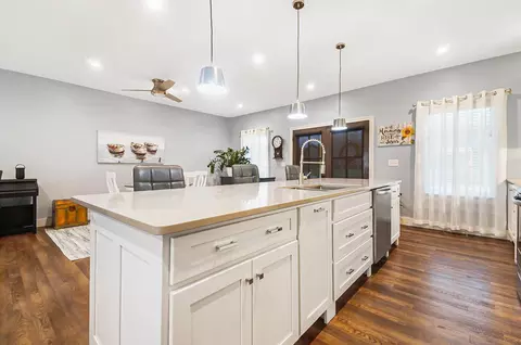 Kitchen - 103 Thomaston Trl, Springfield, OH 45503 photo 5 of 7