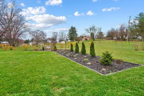 Exterior - 103 Thomaston Trl, Springfield, OH 45503 photo 9 of 20