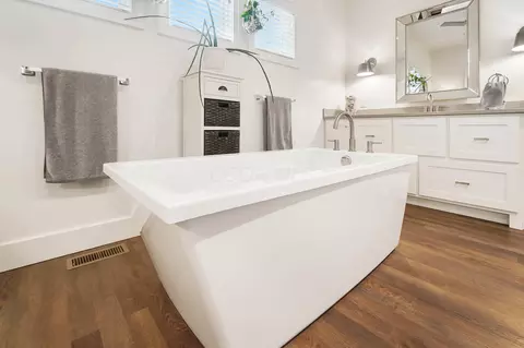 Bath - 103 Thomaston Trl, Springfield, OH 45503 photo 8 of 12