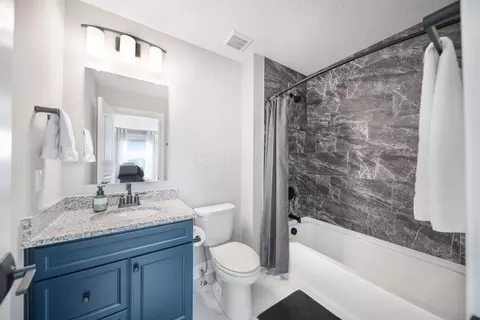 Bath - 4454 Robert Ct, Powell, OH 43065 photo 11 of 12
