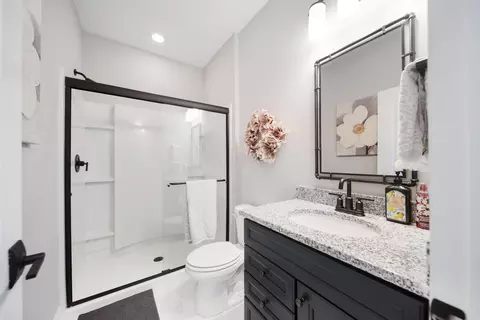 Bath - 4454 Robert Ct, Powell, OH 43065 photo 1 of 12