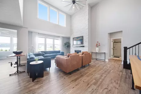 Living - 4454 Robert Ct, Powell, OH 43065 photo 2 of 9
